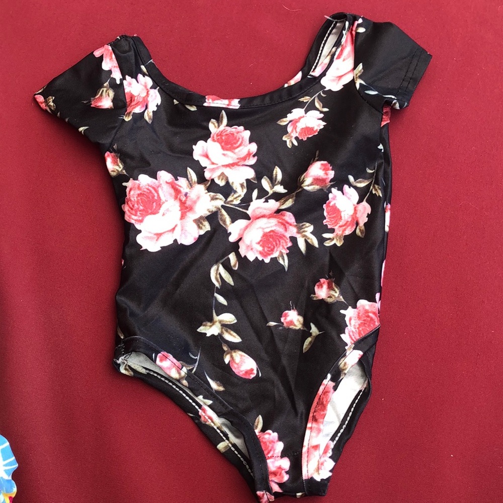 Bundle/ Lot of 3 One piece swimsuit!! Pool Ready! - Picture 6 of 7